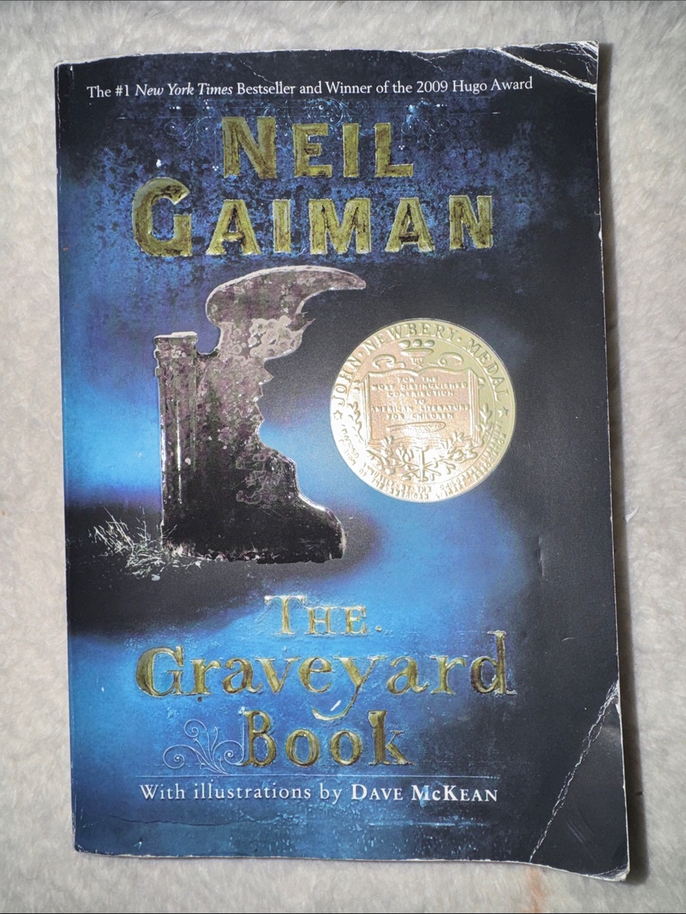 The Graveyard Book - Blue Paperback